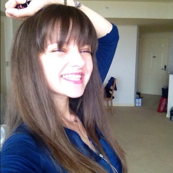 Meet your Posher, Dasha ♥️ - Picture 3 of 7